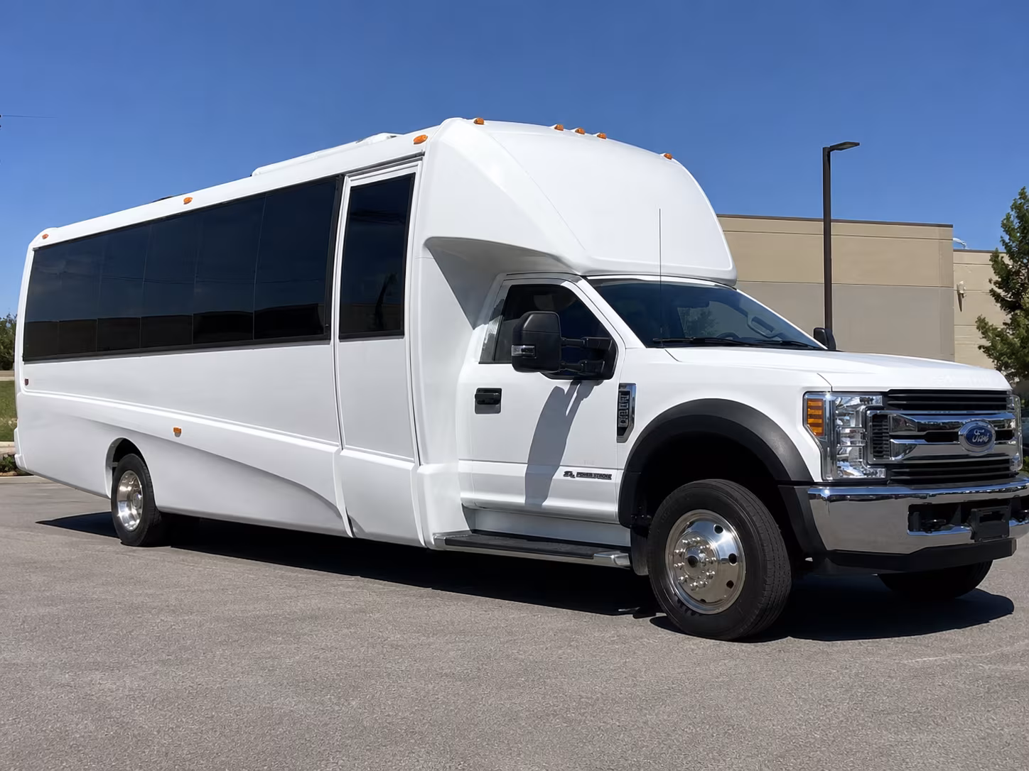 buses for colonial williamsburg and jamestown field trips from newport news schools