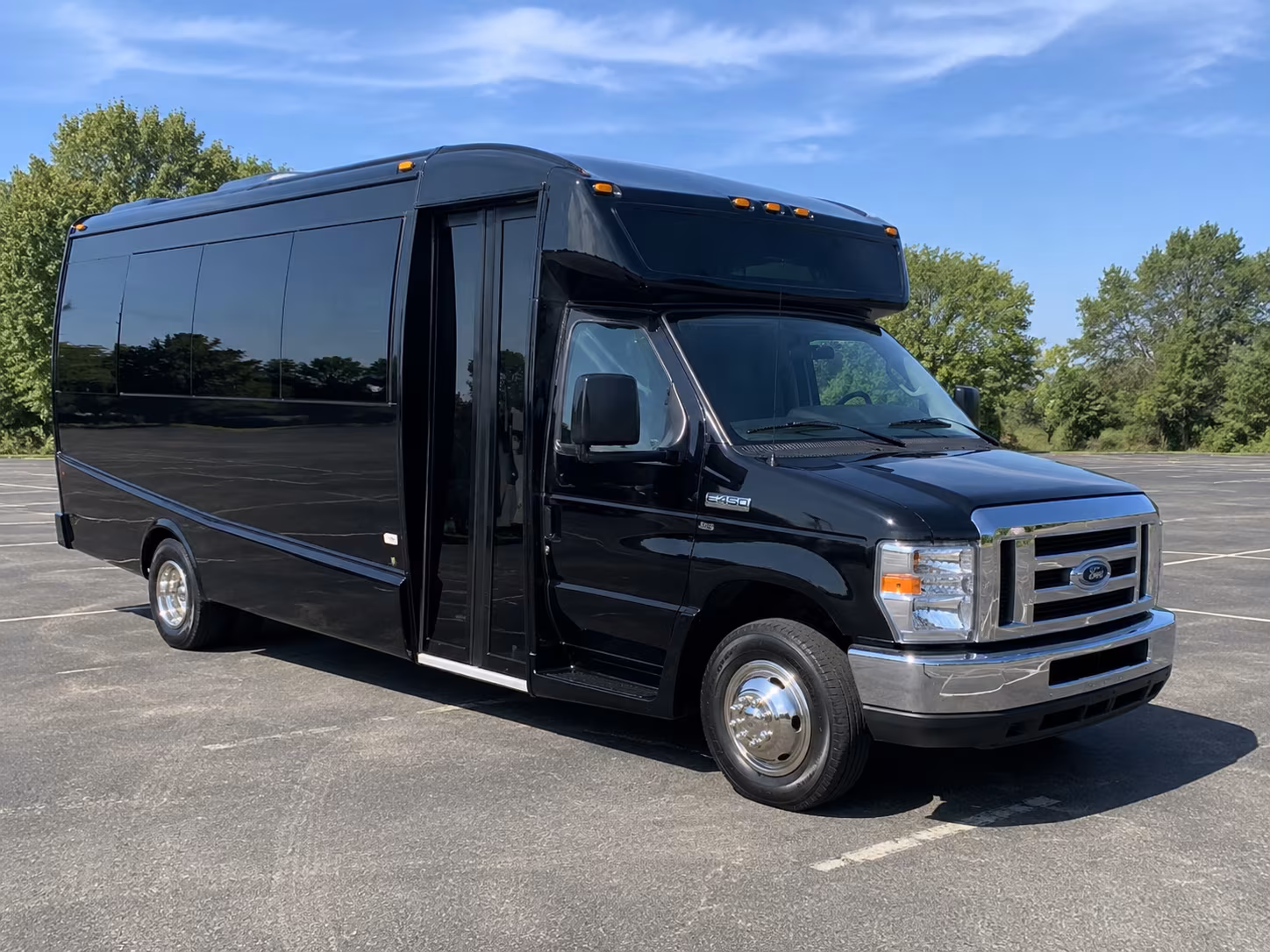 minibuses for newport news aquarium and nature field trips