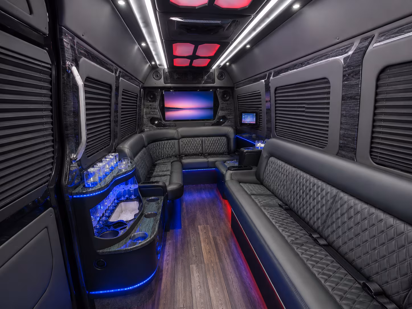 newport news 15 passenger party bus