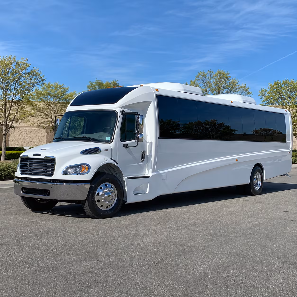 newport news 18 passenger minibus