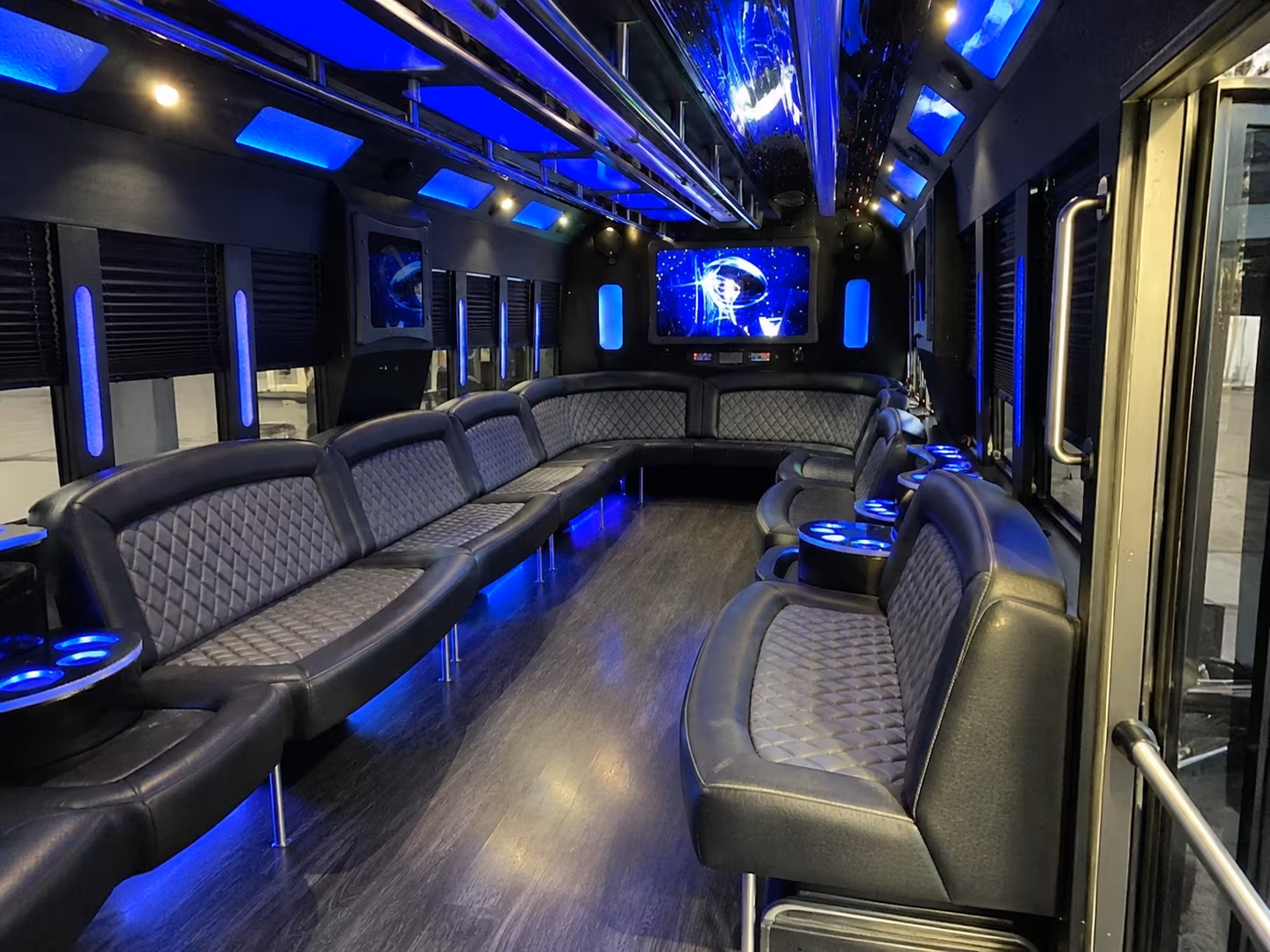 newport news 28 passenger party bus interior