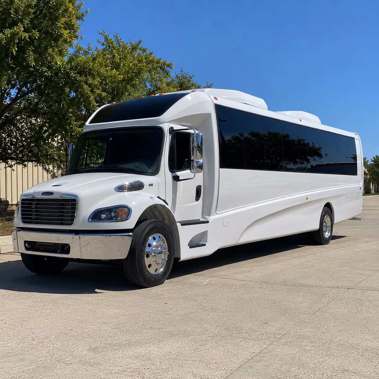 newport news 35 passenger minibus