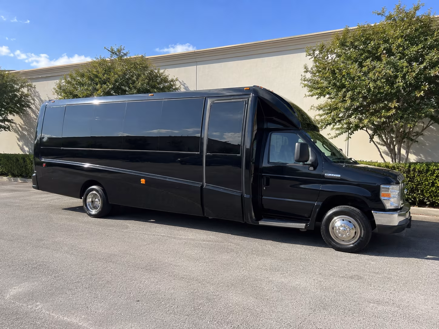 williamsburg party bus rental